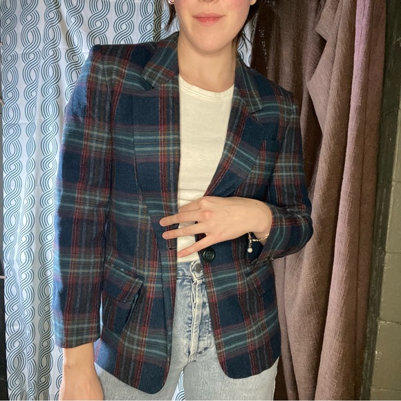vintage Pendleton blue plaid blazer 100% virgin wool — lined Made in USA size 6P - Picture 3 of 15
